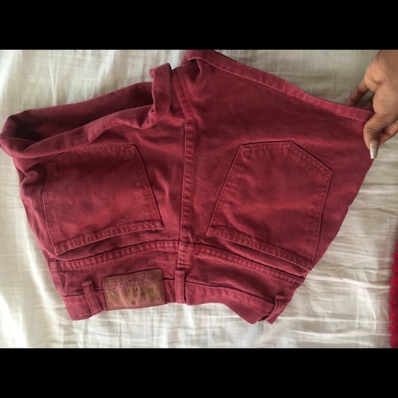 woman’s shorts - Picture 3 of 3